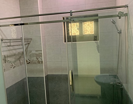 兩房一廳兩衛浴大陽台市中心傢俱自備市中心 - Image 13