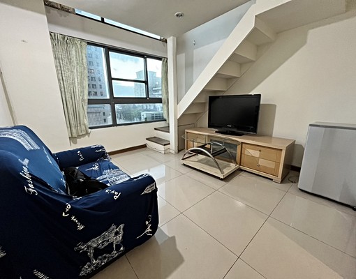 國小環境優,挑高4米8採光佳,高樓層安靜 - Image 1