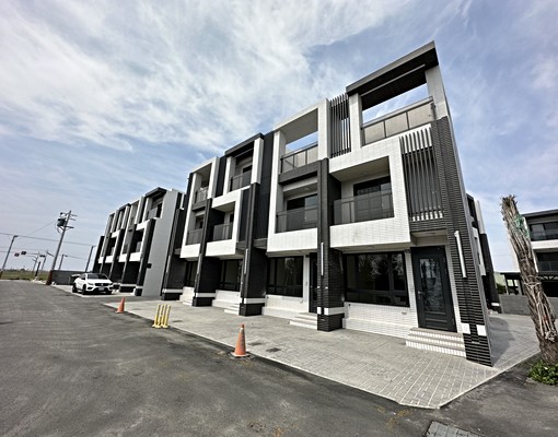二林蕎麥花田全新別墅門前停車 - Image 15