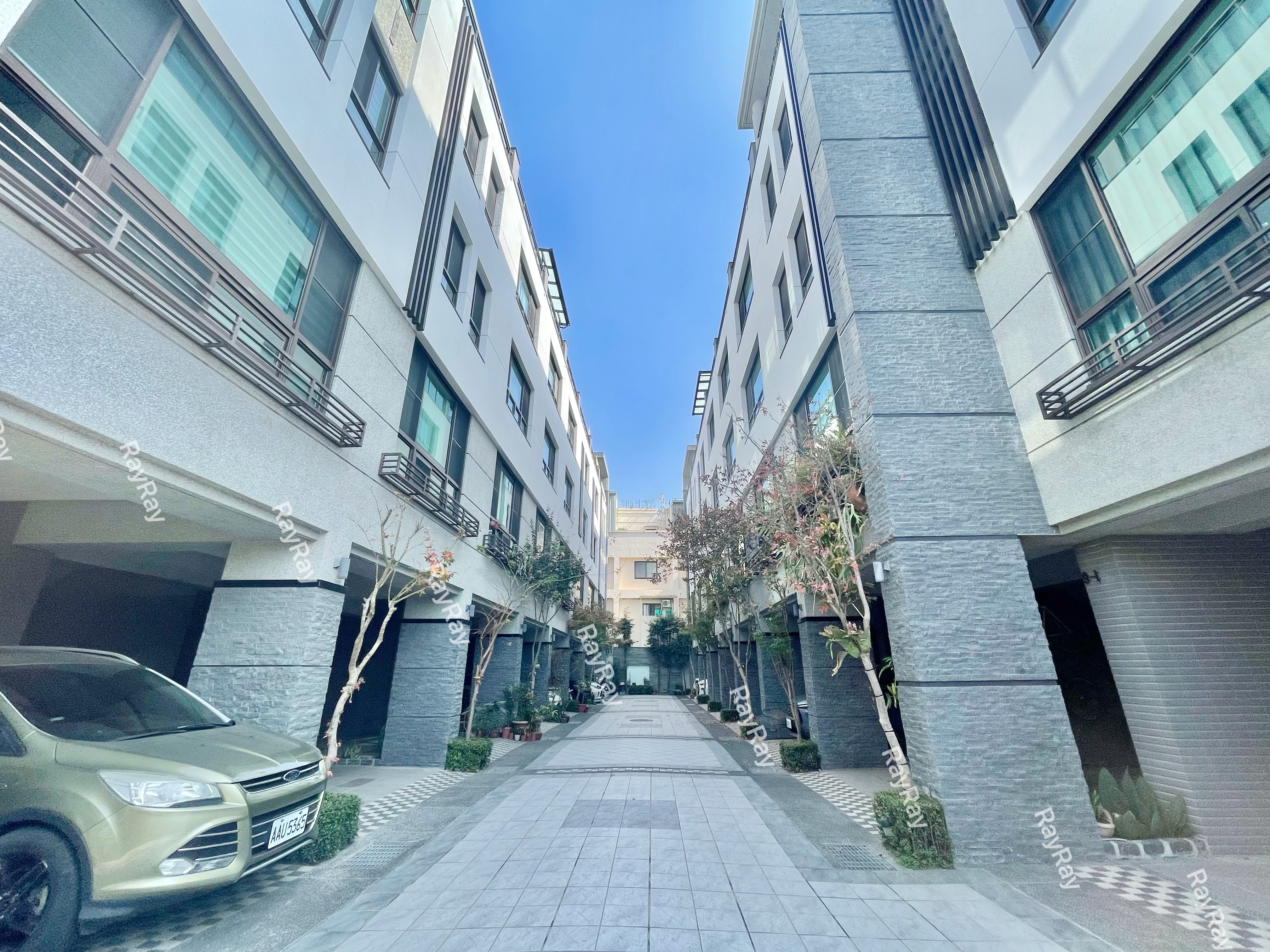 賣一個月📍透天大樓價!銀行鑑價超過✨可停雙車🚗