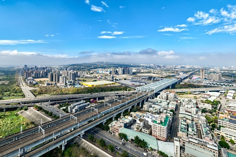 轉乘至高鐵,南來北往便捷