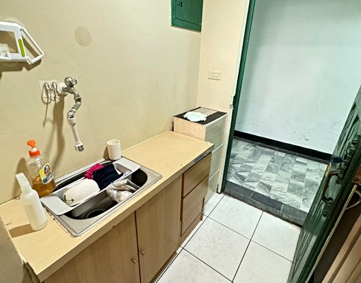 獨立套房附小家電含第四台可寵 - Image 1