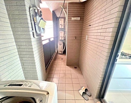 國安一路.新杜拜台水台電朝南兩房含車位 - Image 9