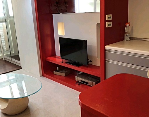 高雄火車站前樓中樓出租近正忠排骨 - Image 1