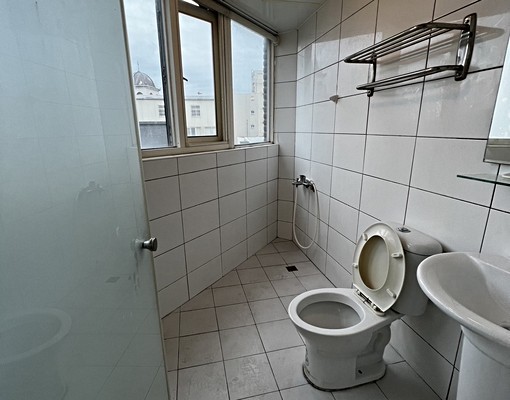 竹科金山街可租補台電均價獨立洗衣機採光通風佳電梯小資族套房 - Image 2