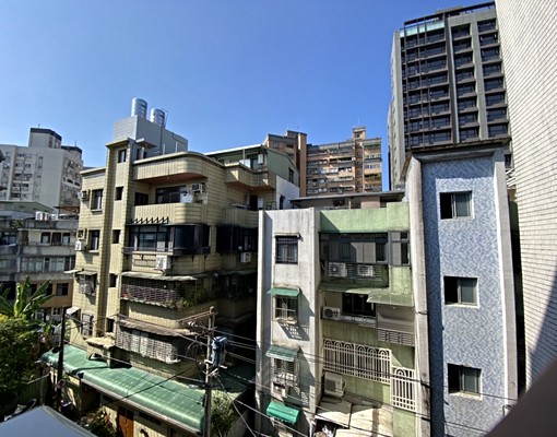 七張捷運雅房(獨立衛浴)-小杰 - Image 1