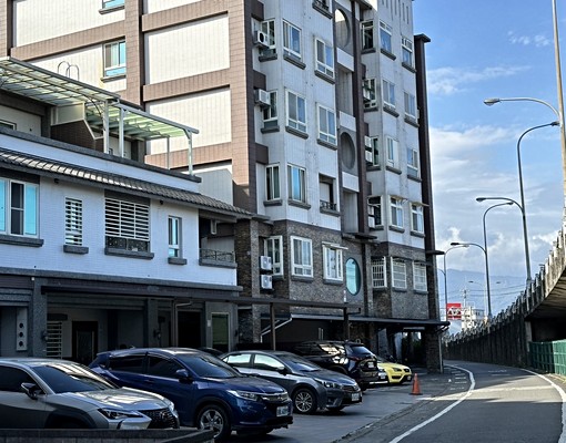 宜蘭市中心近轉運站美套房 - Image 1