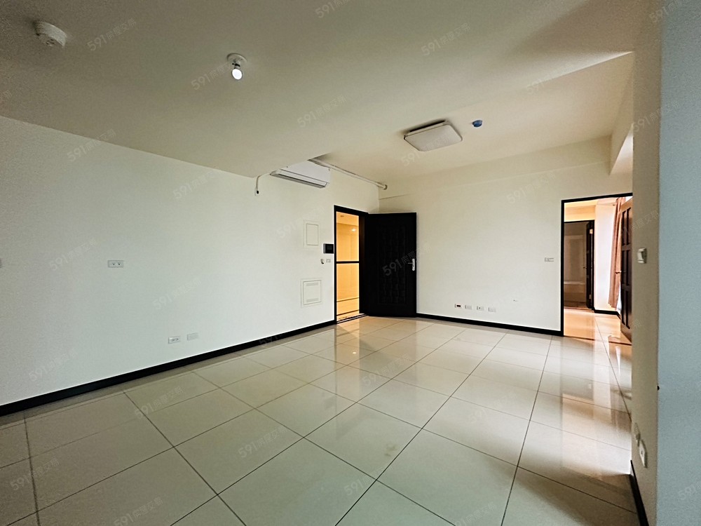 客廳+開放式廚房