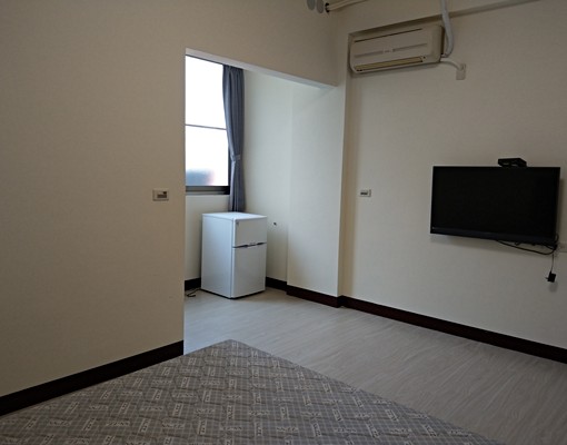 市中心近南科,屋齡新,中正路巷內鬧中取靜 - Image 5
