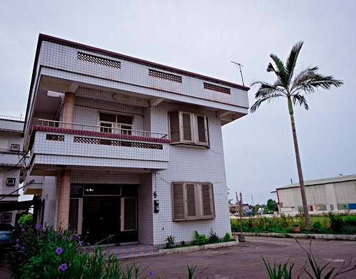 (短租可談)獨棟5房附傢俱車位 - Image 1