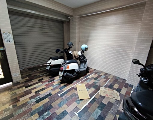 (可狗)可租補/獨立陽台洗衣機/湖美幽靜社區/優質採光大套房 - Image 5