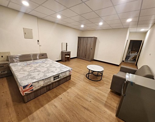 附家具家電~火車站.區公所住辦美套房 - Image 1