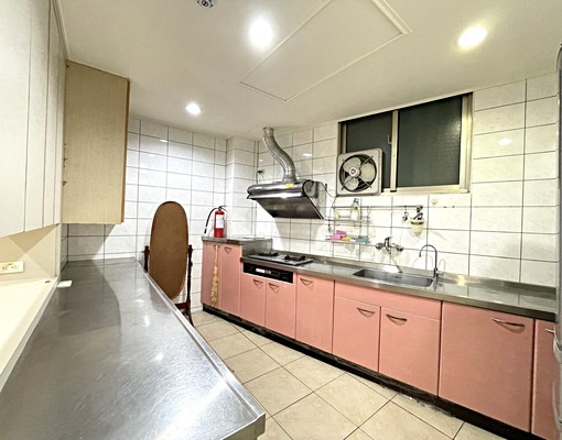 🌸【新光遠百寧靜巷內整棟透天】空屋出租~傢俱自備郭婉茹 - Image 4