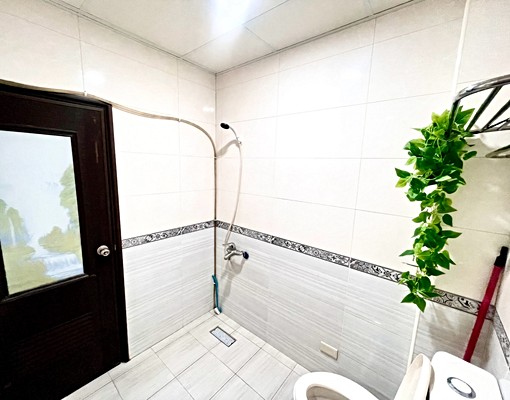 麥當勞商圈大套房/家具家電齊/網路第四台 - Image 5