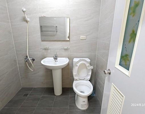 中和捷運站威力廣場，拋光石英磚水電都換過 - Image 12