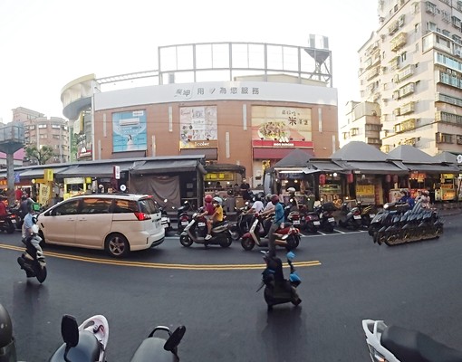 全新裝潢套房近商圈捷運富國商圈鴻金寶商圈季繳優惠限女生 - Image 10