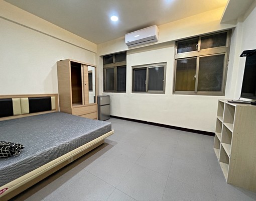 湧蓮寺商圈精裝套房採光明亮 - Image 2