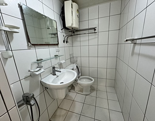 富築!可租補,短租可議,正一房一廳,管理室機車位 - Image 4