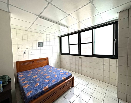 北屯市場大套房出租(可申請租補） - Image 1