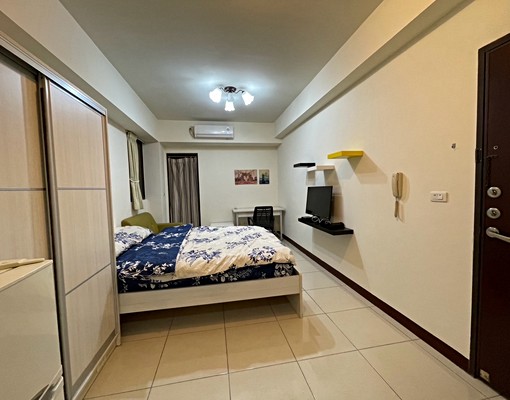 市中心高雅大套房，獨立洗衣機獨立陽台 - Image 1