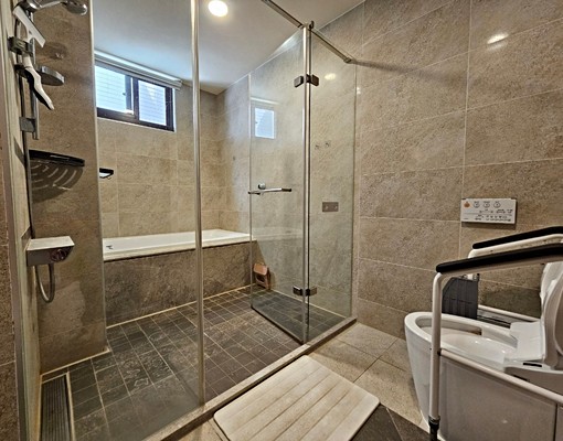 惠買房．惠賣房🏠公園大四房裝潢平車 - Image 14