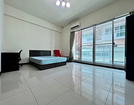 限住1人、垃圾集中、市區夜市機能佳、獨立陽台洗衣機 - Image 1