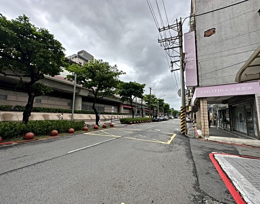 明德捷運3號出口旁車位★住商北極星蘇秀雲 - Image 5