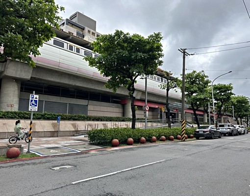 明德捷運3號出口旁車位★住商北極星蘇秀雲 - Image 1