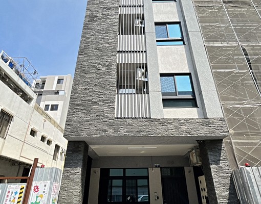 福安八街嶄新電梯套房含水網路第四台電5元可租補多間可選!!! - Image 1