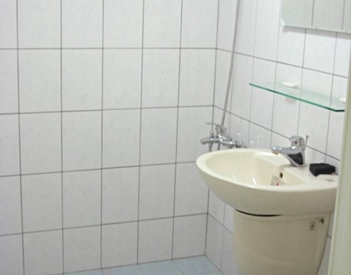 小港中光街公寓4樓雅房{限女性} - Image 3