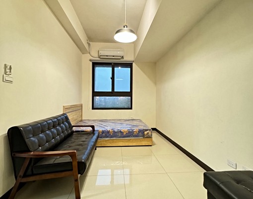 烏日高鐵站~櫻花獨綻 - Image 4