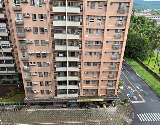 超大3大房+平面車位~屋況新,高樓層 - Image 1