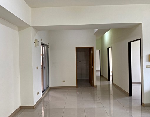 超大3大房+平面車位~屋況新,高樓層 - Image 3