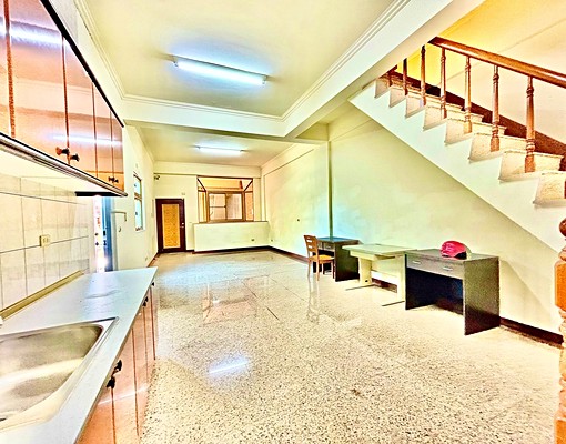 臨國昌國中近德民市場摩斯漢堡旁1樓店面 - Image 1