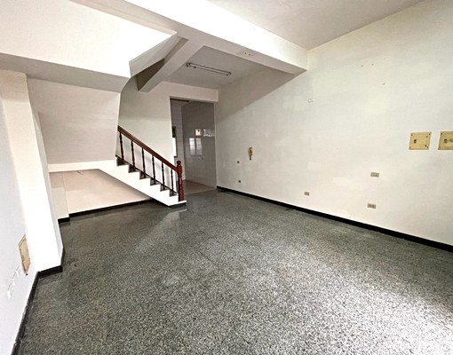 沙鹿透天🏠五房二廳❇️台水台電🥇往下滑看內容［加賴詢問］ - Image 3