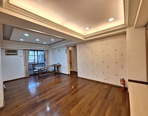 【星鴻社宅】大興路台北檳城電梯3+1雙衛坡平車位可租補 - Image 1