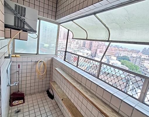 【星鴻社宅】大興路台北檳城電梯3+1雙衛坡平車位可租補 - Image 5