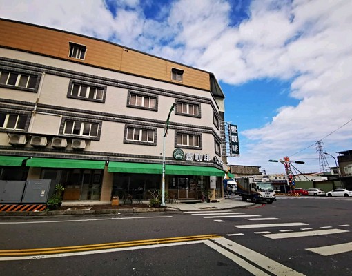 羅東生活圈。義成路2房有汽機車位有裝潢傢俱(另有短租透天) - Image 3