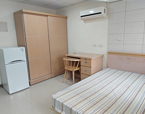 永春捷運套房自租(可租補) - Image 2