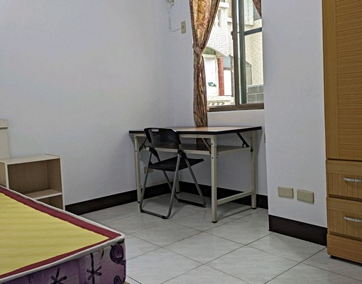 近中華路高尚套房出組 - Image 1