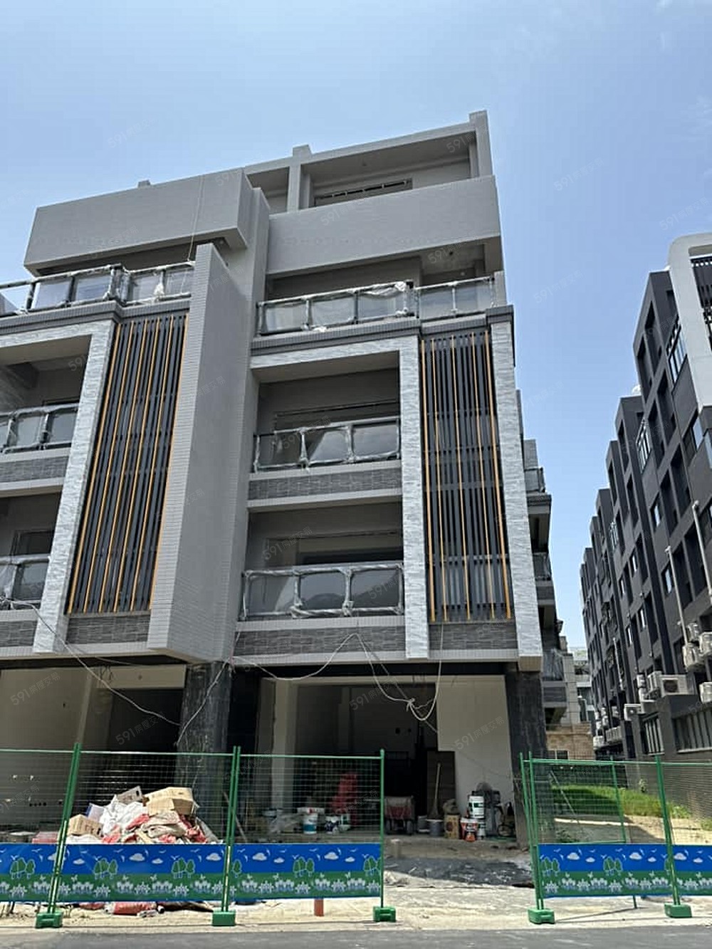 🌟【專寅】🏠東山ｘ景賢公園~全新完工電梯別墅