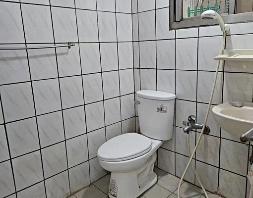 竹南園區京元電子旁4房3衛2陽台透天可貓 - Image 15