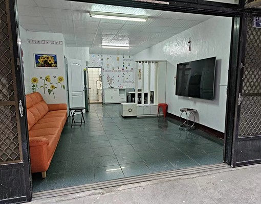 竹南園區京元電子旁4房3衛2陽台透天可貓 - Image 2