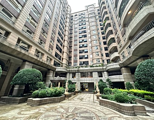 G11站*藝文總圖*面公園景觀4房車*可租補 - Image 1