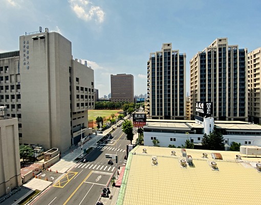 高醫大門口近高應大文藻套房 - Image 5