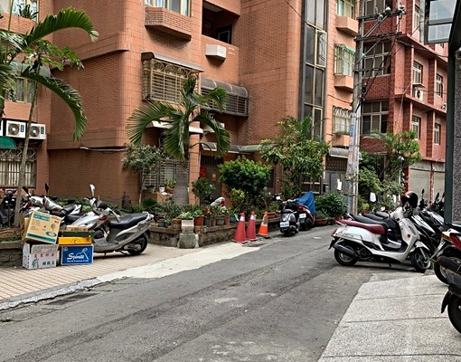 🌈元化路電梯樓中樓套房🌈SOGO商圈 - Image 10