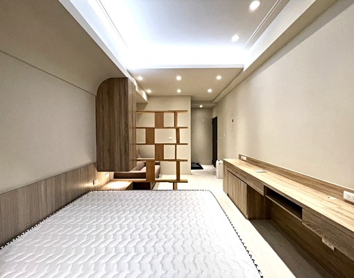 電梯裝潢大套房,一卡皮箱即可入住。 - Image 2