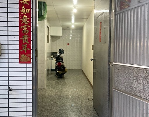 *永康*-透天二樓整層大四房-可租補 - Image 11