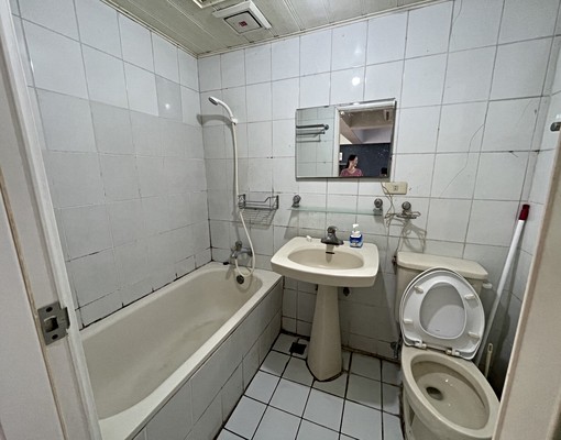 逢甲家樂福旁簡約兩房附設備輕鬆入住 - Image 3