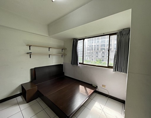 逢甲家樂福旁簡約兩房附設備輕鬆入住 - Image 5